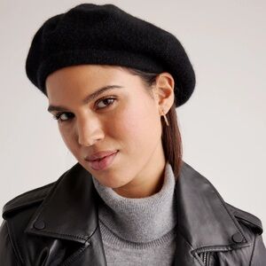 NWT Quince Mongolian Cashmere Beret Black